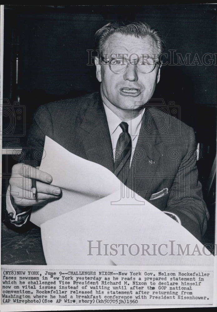 1960 Press Photo NY Gov Nelson Rockefeller Reads Prepared Statement To VP Nixon - Historic Images