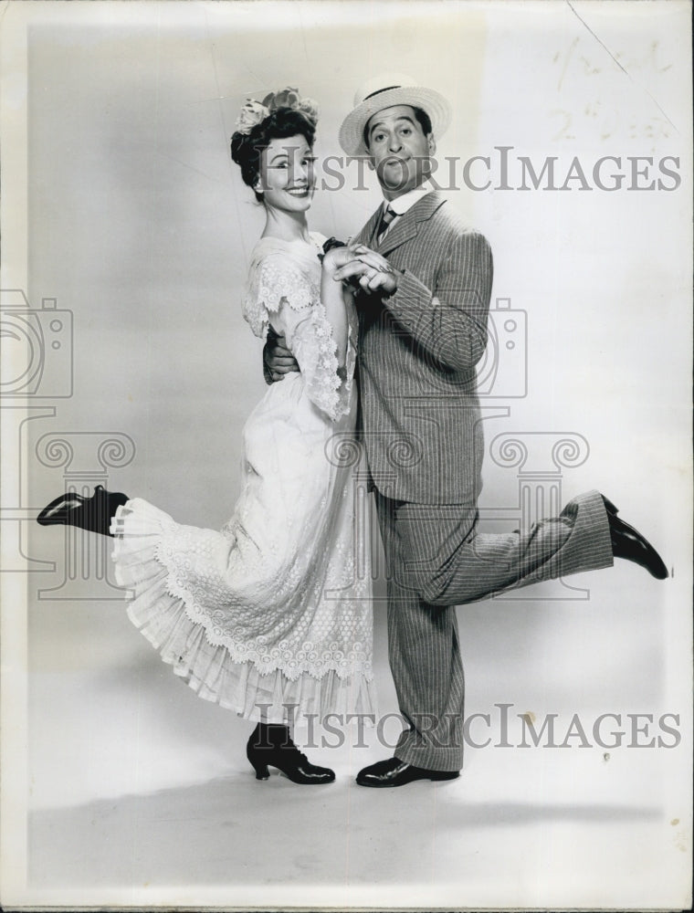 1956 Press Photo Actress Nanette Fabray & Hal March In "High Button Shoes" - Historic Images