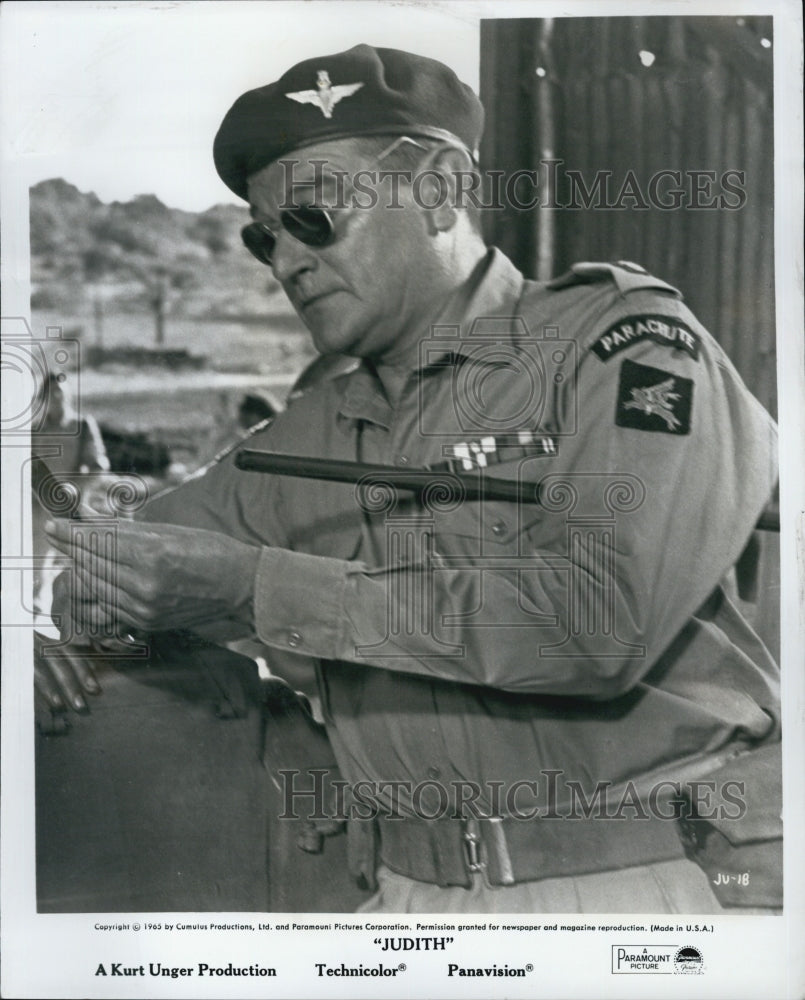 1966 Press Photo Actor Jack Hawkins As Major Lawton In &quot;Judith&quot; - Historic Images