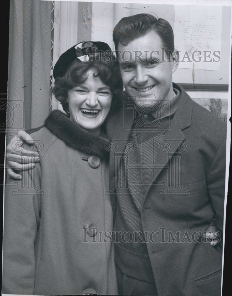 1963 Press Photo Mrs. Paul Nicoli Belmont &amp; Friend Backstage At Theater - Historic Images