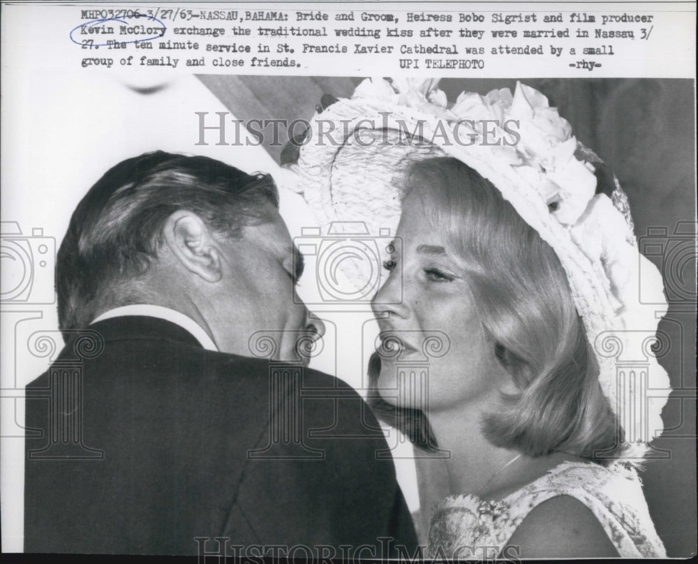 1963 Press Photo Heiress Bobo Sigrist and film producer Kevin McClory wed in - Historic Images