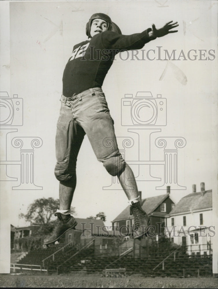 1946 Press Photo Everett High School&#39;s Art Coggio Quarterback &amp; Co-Captian - Historic Images