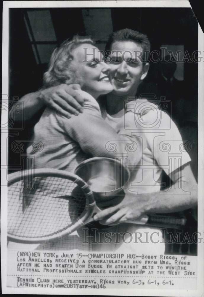 1946 Press Photo Bobby Riggs & Mrs Riggs of Los Angeles Wins National Pro Single - Historic Images