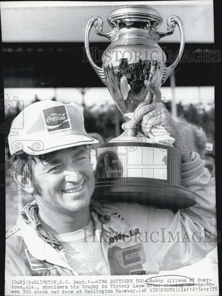 1975 Press Photo Bobby Allison After Winning the Southern 500 Stock Car Race - Historic Images