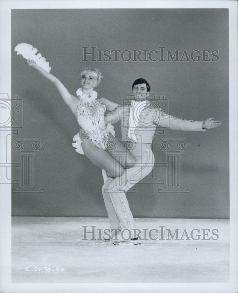 1970 Press Photo Canadian champ Faye Strutt & US champ Richard Gilbert iceskate - Historic Images