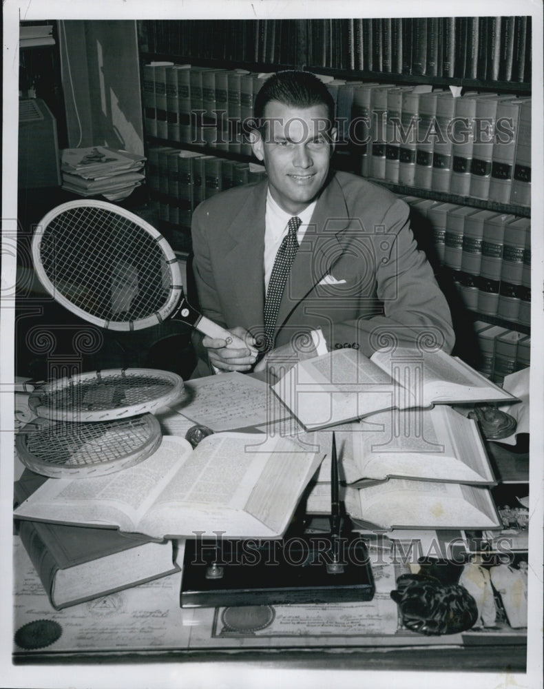 1950 Press Photo Gardner Mulloy Nationally Known Tennis Star Working at Law Firm - Historic Images