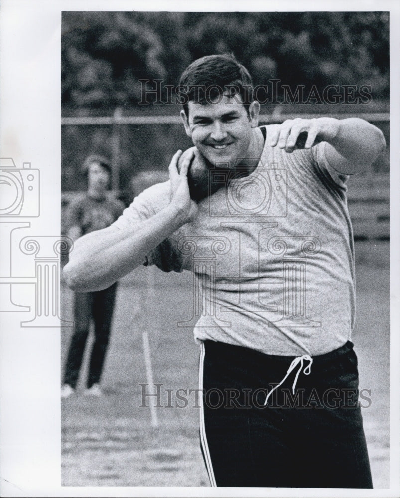 1972 Press Photo World Champion Olympian Athlete Randy Matson Track Shot PUt - Historic Images