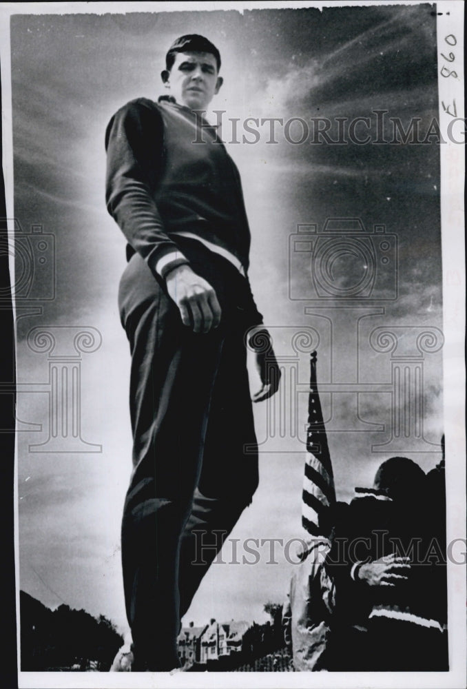 1967 Press Photo Randy Matson 1st Place Medal Pan American Games holds world - Historic Images