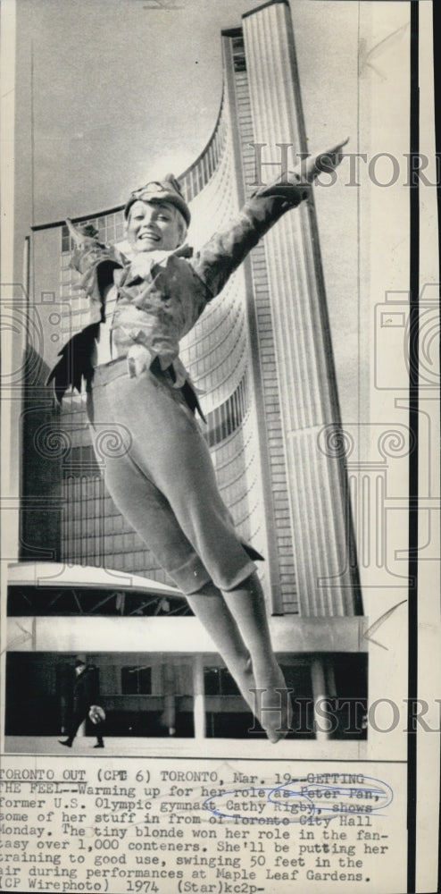 1974 Press Photo Former US Olympic Gymnast Cathy Rigby in &quot;Peter Pan&quot; - Historic Images