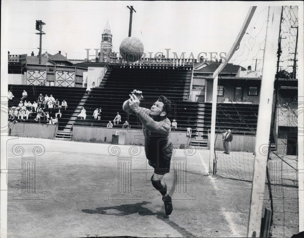 1964 Press Photo Chet Miller, Soccer Goalie - Historic Images