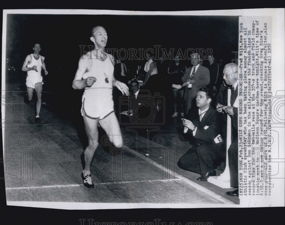 1952 Press Photo Fred Wilt Horace Ashenfelter Two Mile Run IC4-A Track Meet - Historic Images