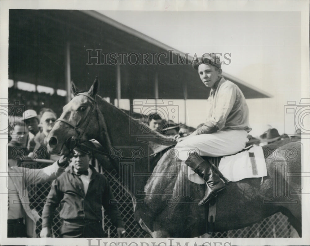 1938 Press Photo C. Bierman On Melodist - Historic Images