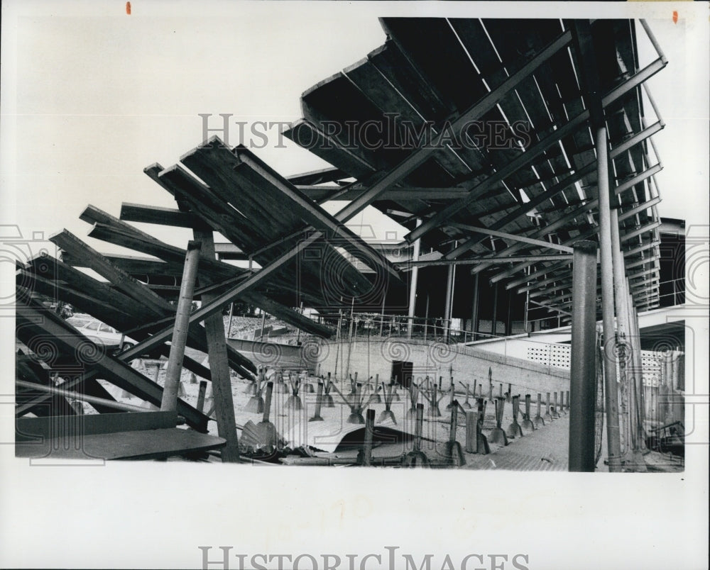 1975 Press Photo Aging Bleachers at Al Lang Field - Historic Images