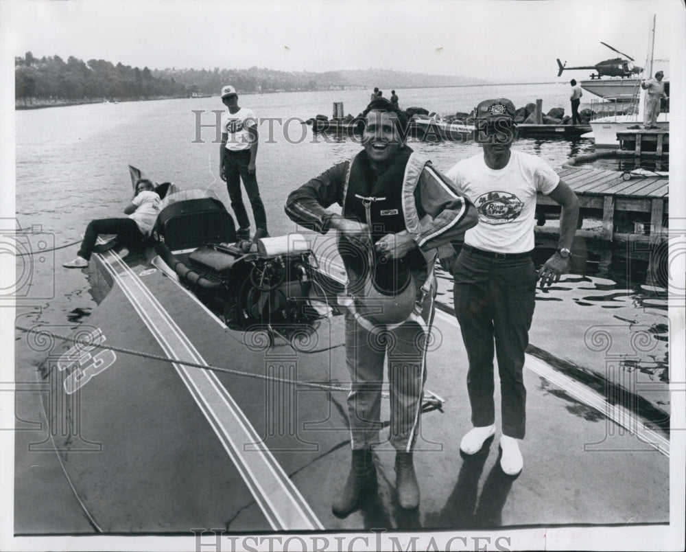 1973 Press Photo Tom Kaufman, Owner of the Mister Fabricator at Lake Washington - Historic Images