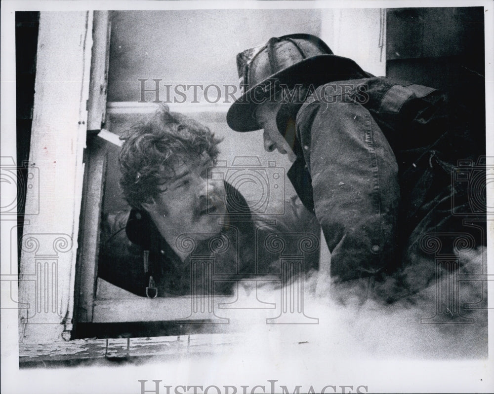 1976 Press Photo Firemen at Work - Historic Images