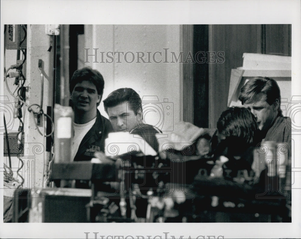 1992 Press Photo Alec Baldwin, Actor on set of &quot;Damages&quot; - Historic Images