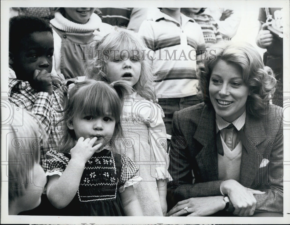 Press Photo Sarah Purcell And Children - Historic Images