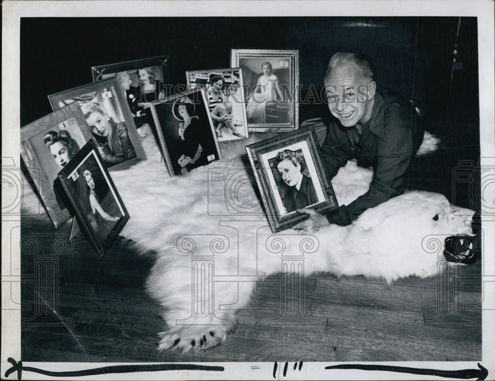 1945 Press Photo Tommy Manville - Historic Images