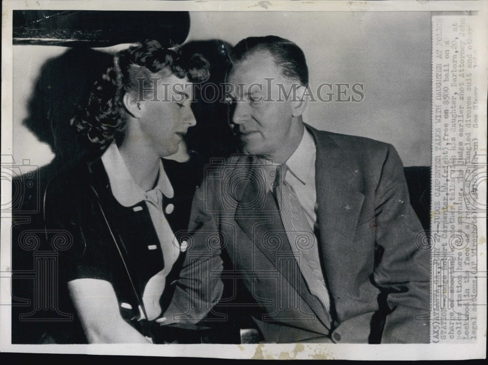 1958 Press Photo Robert Carpenter, Judge With Daughter at Police Station - Historic Images