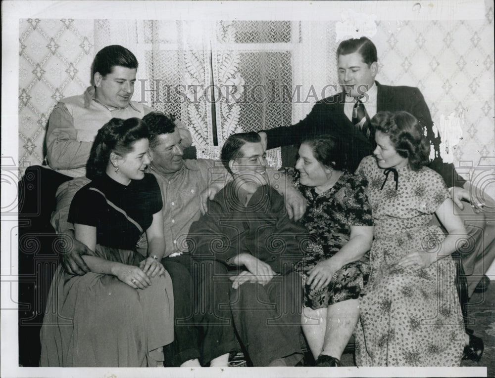 1951 Press Photo Geo, Ruth, George, Robert, Walter Cusson With Alice Babb - Historic Images