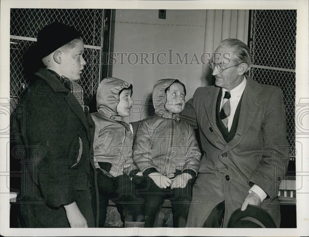 1949 Press Photo Thomas Cutler Children New York Central Railroad False Alarm - Historic Images