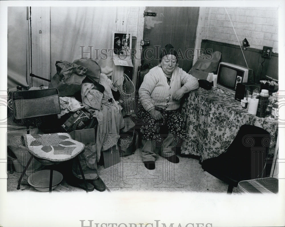 Press Photo Sarah Cutler in Boston Slums - Historic Images