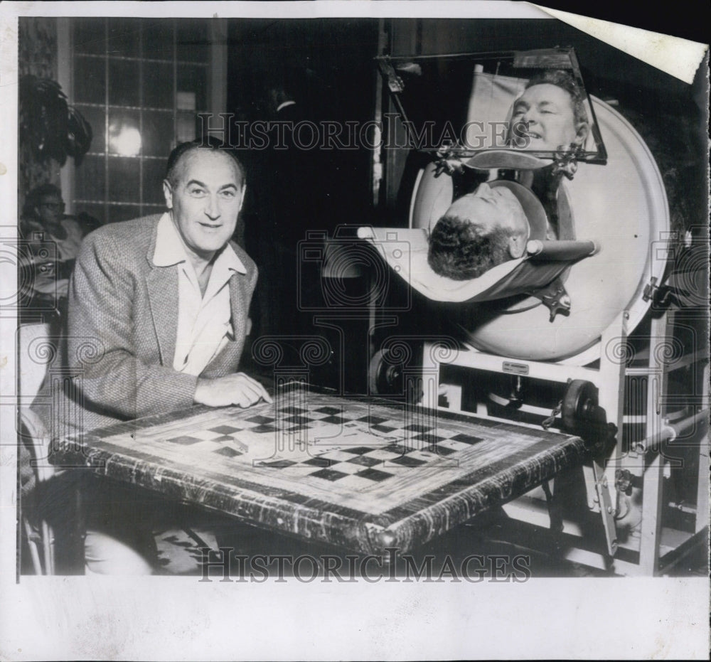 1954 Press Photo Fred Snite, Man in Iron Lung - Historic Images