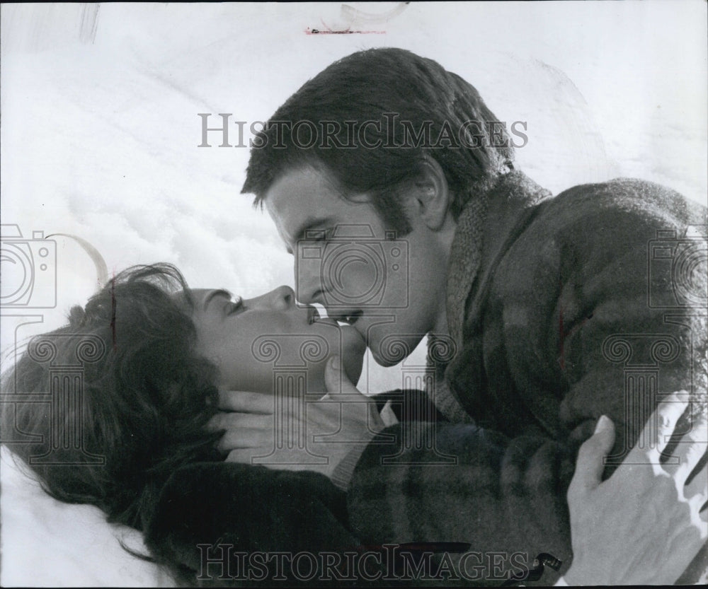 1975 Press Photo Florinda Bolkan and Daniel Quenaud in &quot;A Brief Vacation&quot; - Historic Images