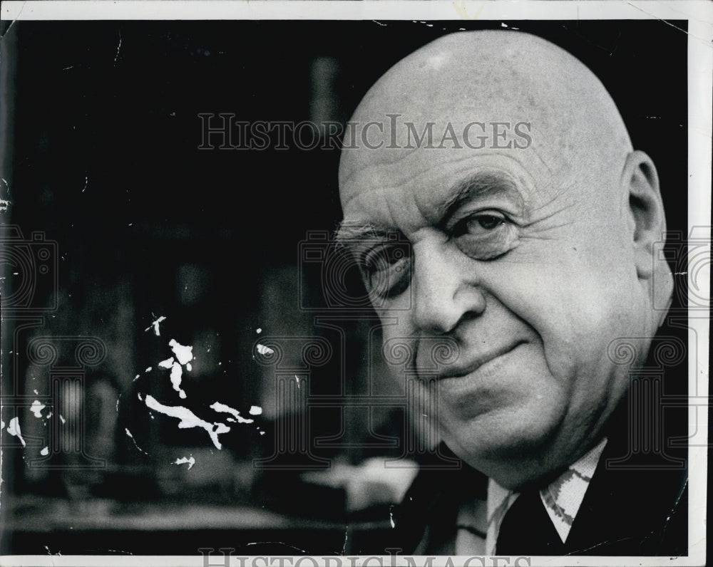 1973 Press Photo director Otto Preminger in his New York apartment - Historic Images