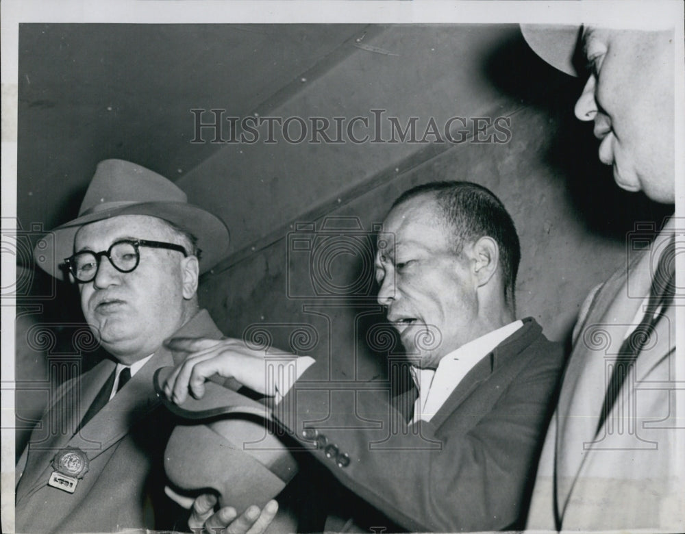 1953 Press Photo James Lew admits to stabbing dismembering Florence Gibson - Historic Images