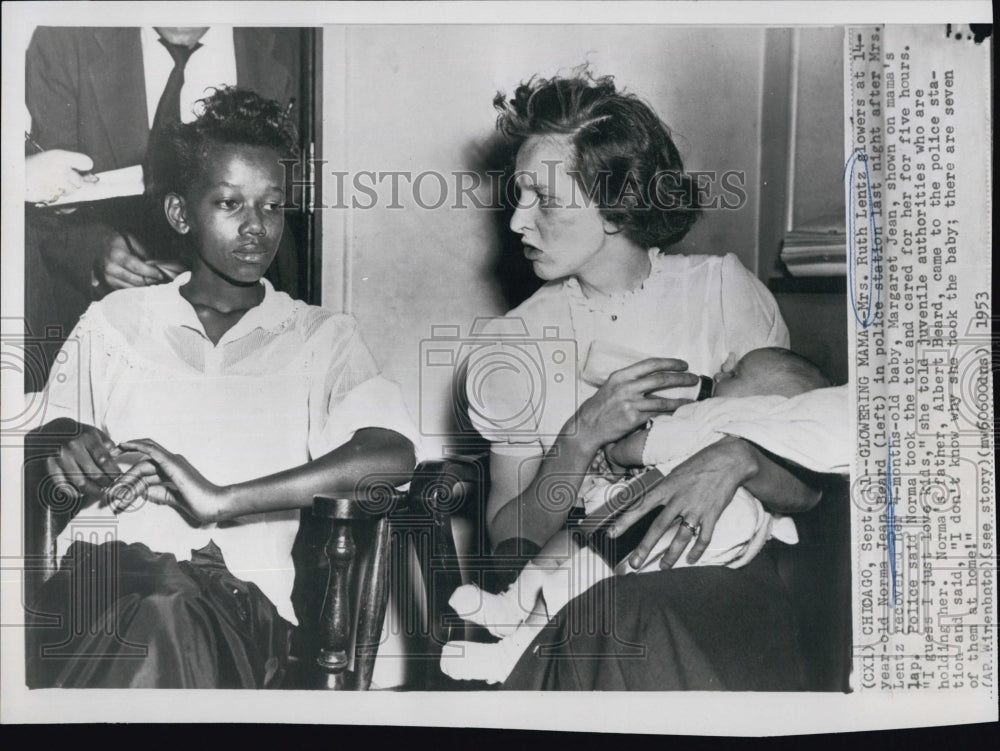 1953 Press Photo Mrs.Ruth Lentz &amp; Jean Beard At Police Station - Historic Images