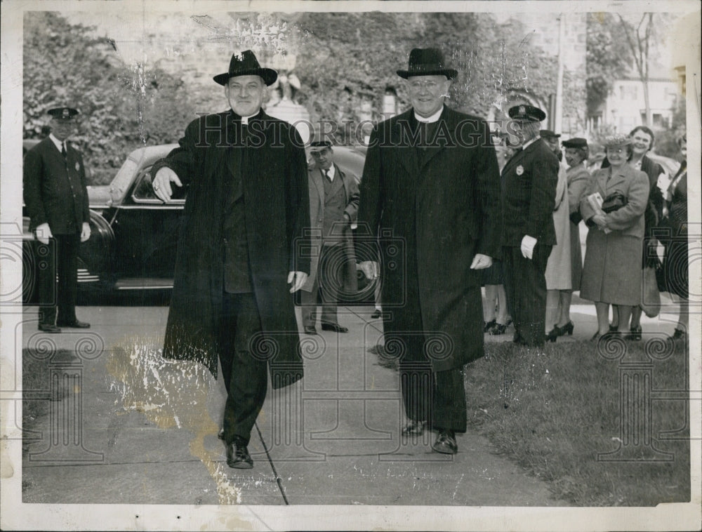 1944 Press Photo Archbishop Richard J. Cushing &amp; Rev. Edward F. Ryan Enter Hall - Historic Images