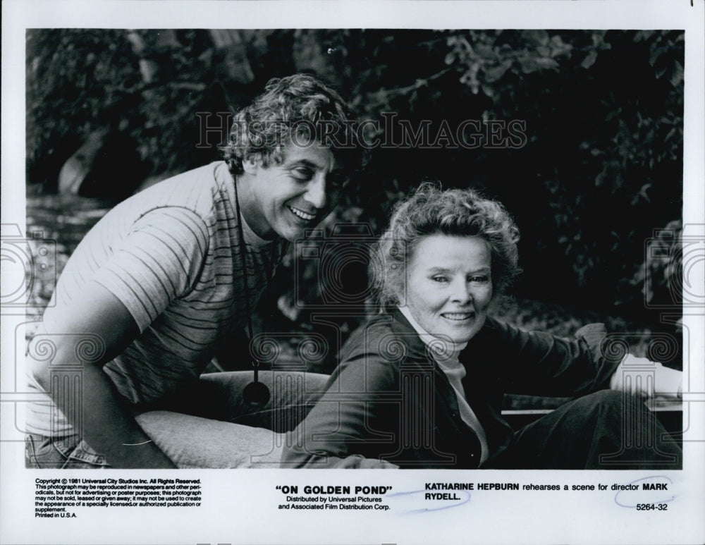 1981 Press Photo Actress Katharine Hepburn &amp; Mark Rydell In &quot;On Golden Pond&quot; - Historic Images