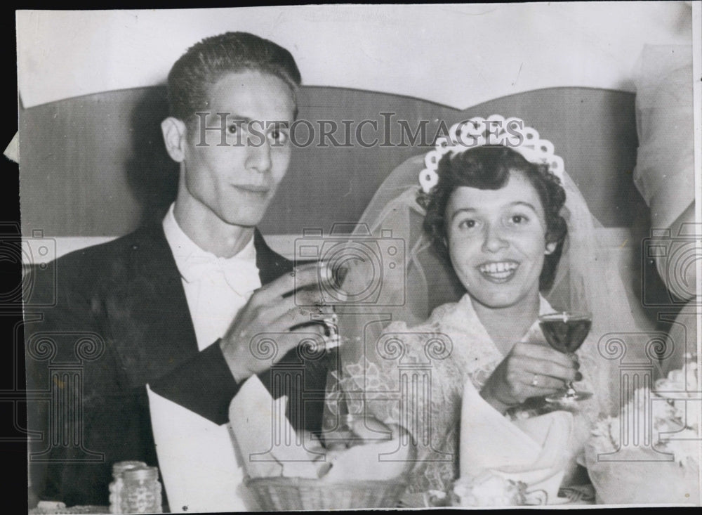 1952 Press Photo Mr. And Mrs. Salvatore Russo During Wedding Reception - Historic Images