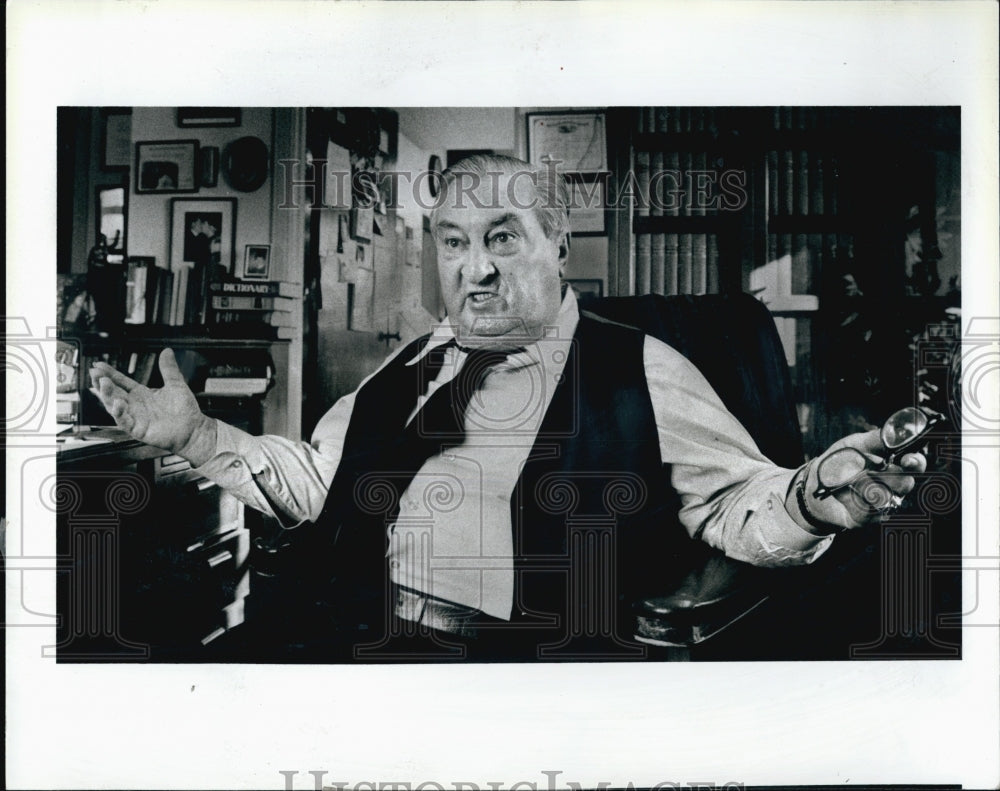 1984 Press Photo John Powers New Suffolk Courthouse - Historic Images