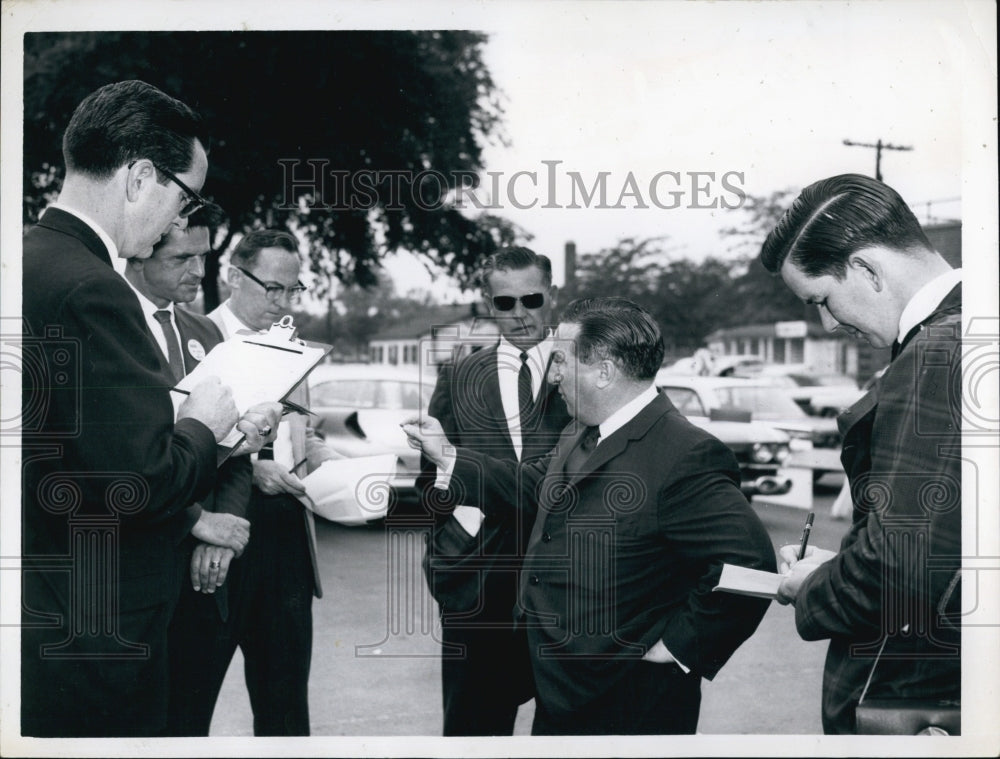 1964 Press Photo Chairman John E. Powers - Historic Images