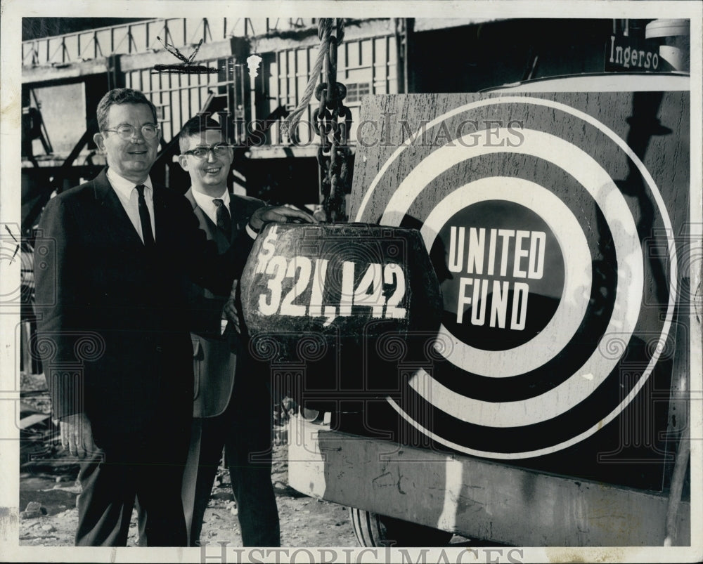 1968 Press Photo Ephron Catlin &amp; Frank Hayden Jr. Vice President Of Bank - Historic Images