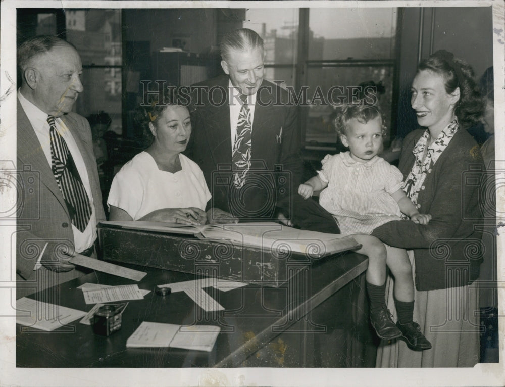 1948 Press Photo Thomas J. Hartnett &amp; Miss Anna Hall During Election - Historic Images