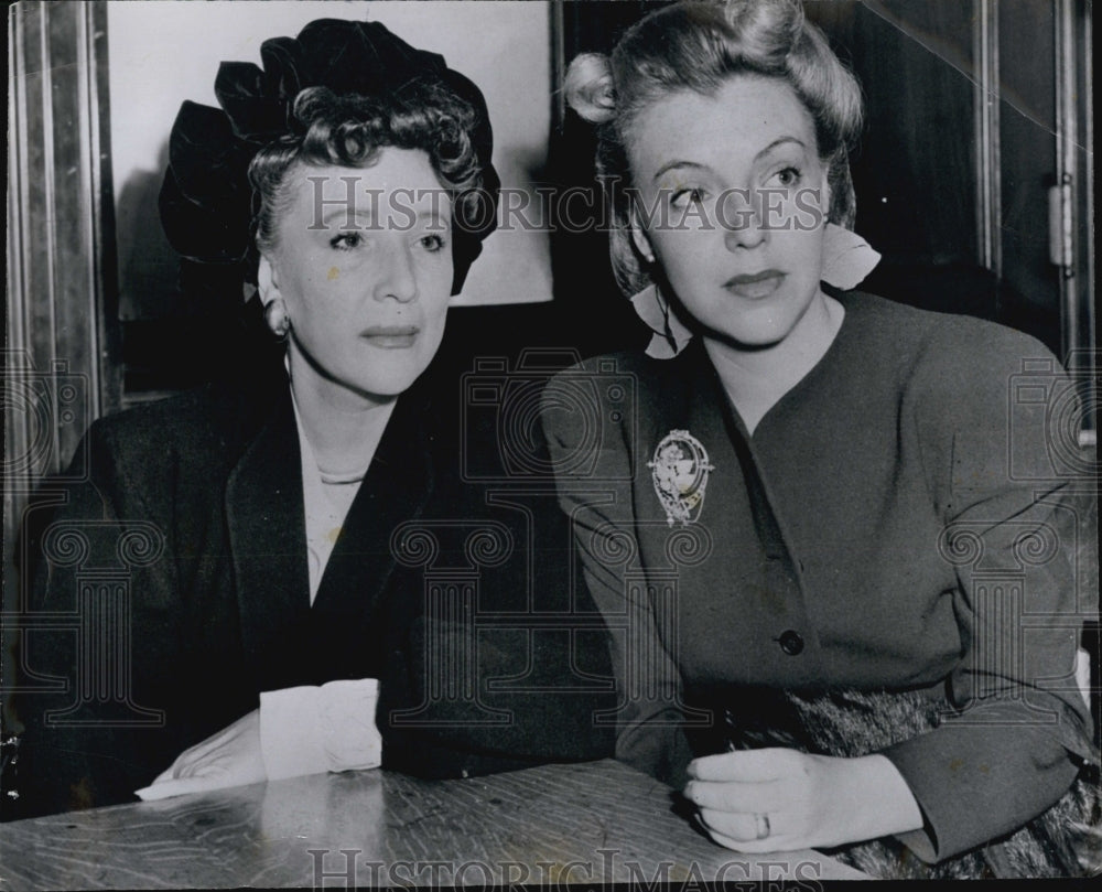 1951 Press Photo Carmen Castillo & Actess Margo - Historic Images