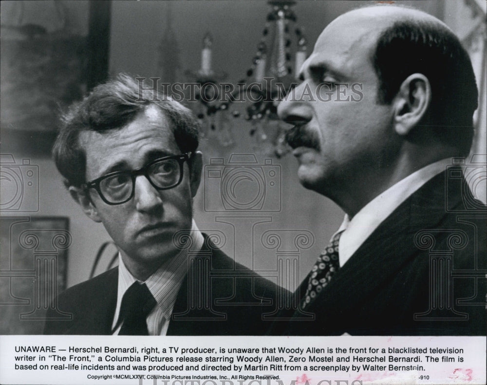 1976 Press Photo Woody Allen and Herchel Bernardi in The Front - Historic Images