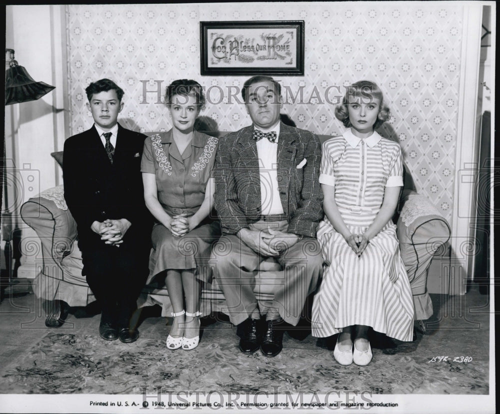 1949 Press Photo Cast of "The Life of Riley" William Bendix, Lanny Rees, Meg Ran - Historic Images