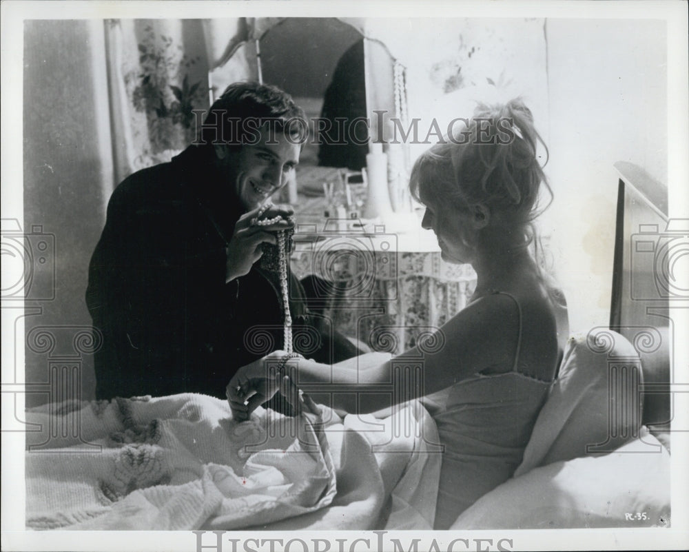 1966 Press Photo Actress Carol White & Terence Stamp in "Poor Cow" - Historic Images