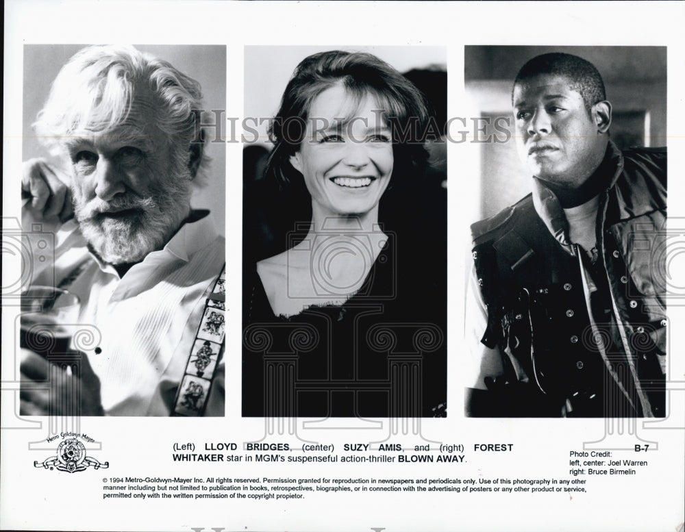 1994 Press Photo Lloyd Bridges, Suzy Amis, Forest Whitaker in :Blown Away&quot; - Historic Images