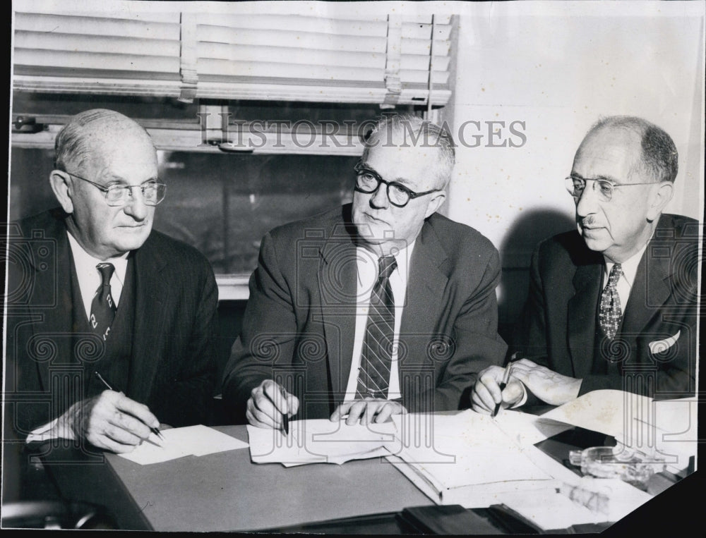 1957 Press Photo Dr. John Cauley, Francis Cleary And Dr. George Kahn - Historic Images