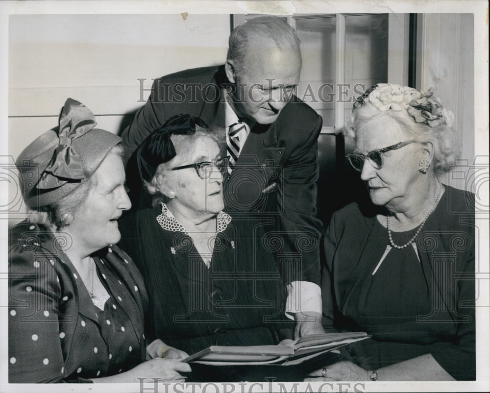 1961 Press Photo John J Meade, Mrs Kitty Shine, Mrs Edmond, Mrs McNeil Plan Part - Historic Images