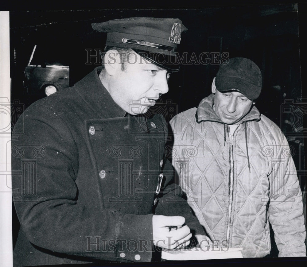 1970 Press Photo Police Officer Meade - Historic Images