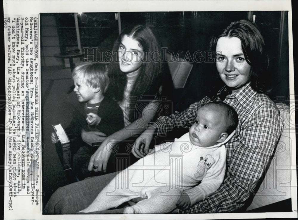 1972 Press Photo Senator McGoverns Daughters Ann &amp; Mary with Grandchildren - Historic Images