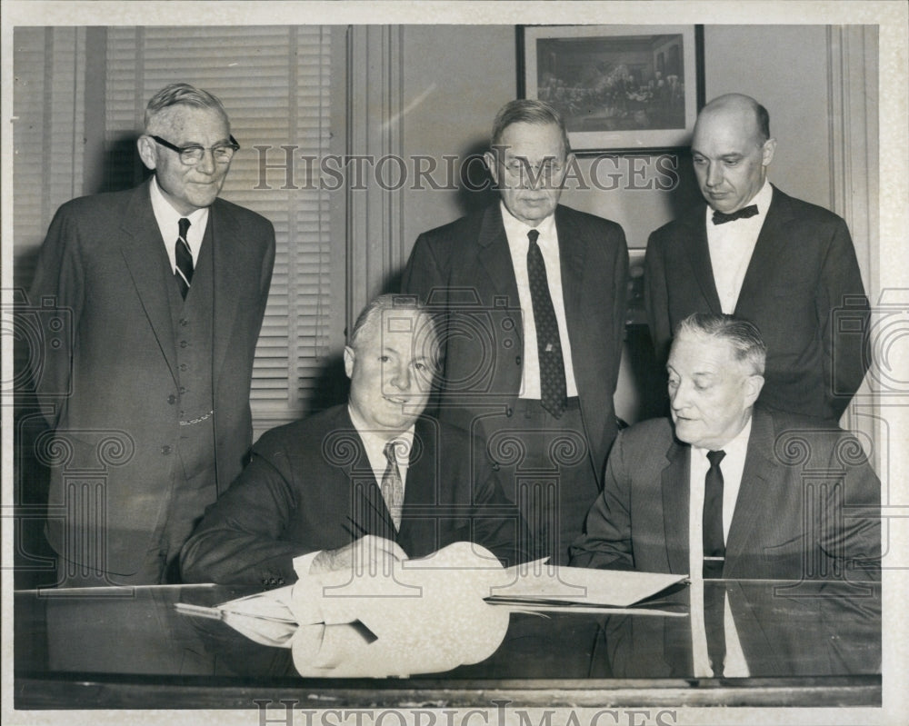 1962 Signing of Contract William Ireland, Henry Mayor &amp; Herbert Vaug - Historic Images