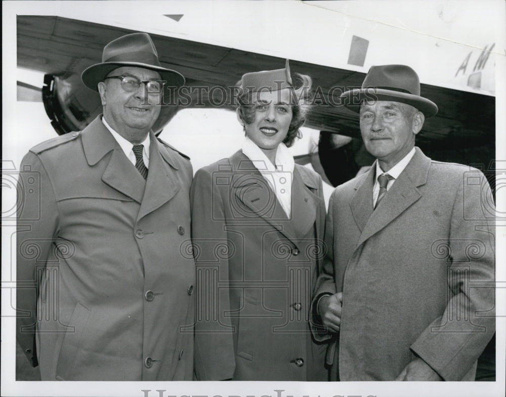 1958 Press Photo Mayor Reichert With Gerda Neble and Joseph Bauch of Germany - Historic Images