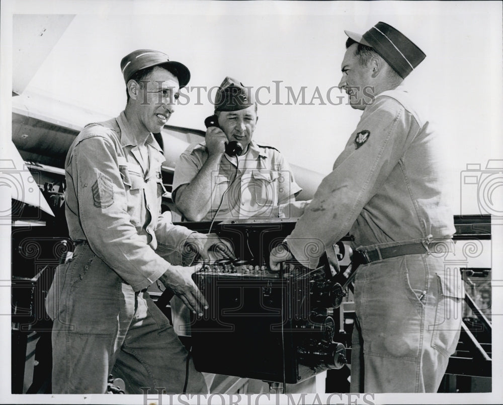 1959 Press Photo Albert McSwain And Frank Ferrera - Historic Images